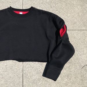 Black crewneck red pocket